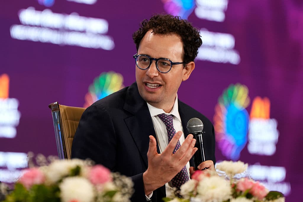 Anthropic Eyes Small Business Market as AI Competition Moves Downmarket